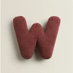 Coussin décoratif en forme de lettre W en tissu doux idéal pour la décoration d&rsquo;intérieur salon chambre d&rsquo;enfant accessoire élégant et ludique