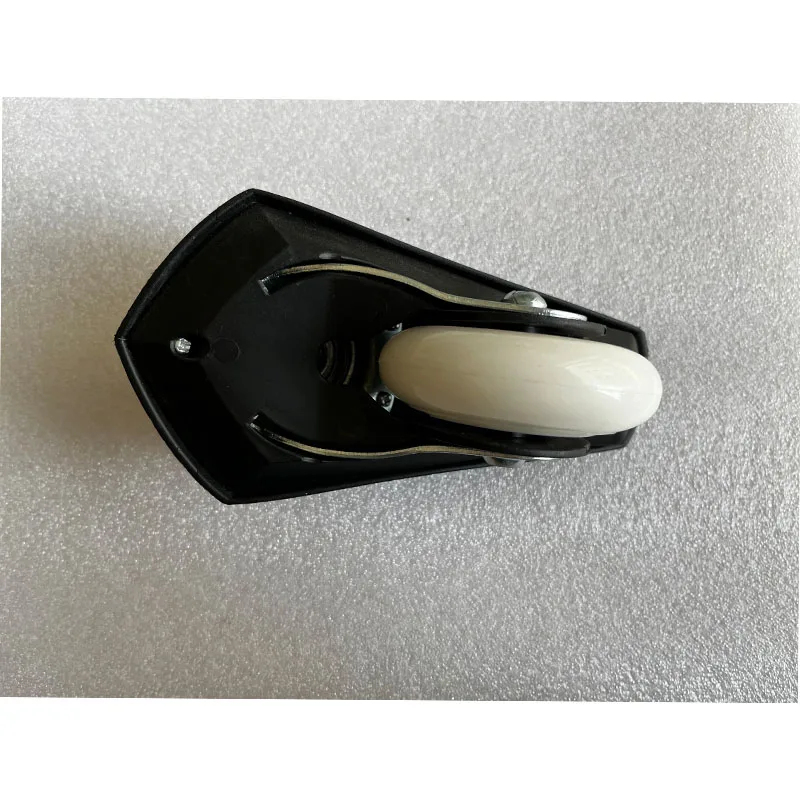 Roulette universelle pour mobilier design ergonomique silent rolling fixation vissée couleur noire et blanche pour chaises bureaux meubles lourds