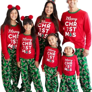 Ensemble Pyjama Familial Joyeux Noël Imprimé Vêtements Assortis pour Mère Père et Enfants Manches Longues Col Rond Matériaux Doux et Confortables Collection 2025 Rouge Ensemble Pyjama Familial Joyeux Noël Imprimé Vêtements Assortis pour Mère Père et Enfants Manches Longues Col Rond Matériaux Doux et Confortables Collection 2025 Rouge