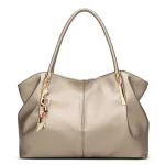 Sac à bandoulière de grande capacité pour maman style urbain simple élégant motif subtil tendance polyvalent à bandoulière unique  Champagne
