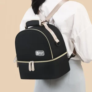 Sac à dos bébé multifonctionnel compact design moderne minimaliste portage confortable idéal pour les sorties quotidiennes style urbain We Young Design
