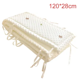 Matelas de protection pour berceau bébé doux anticollision 120cm blanc motifs ours sécurité confort moderne Matelas de protection pour berceau bébé doux anticollision 120cm blanc motifs ours sécurité confort moderne