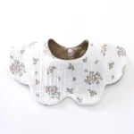 Bavoir bébé en coton floral doux à col rond 360° 6 couches nouveauné style mignon beige intérieur bouton ajustable lavable en machine