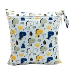 Sac à couches maman bébé pochette humide tissu réutilisable portable étanche poche seau sec 25x25cm design dinosaures étoiles enfantin