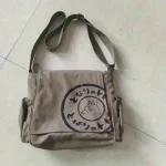 Sac à bandoulière en toile sac messager grande capacité fourretout animé style graphique portage urbain beige