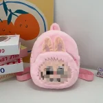 Sac à dos en peluche en forme de lapin idéal pour les jeunes enfants style mignon et ludique rose pastel doux et confortable