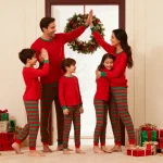 Ensemble pyjama assorti famille Noël vêtements de nuit doux manches longues look unisexe confort familial idéal pour soirées cosy