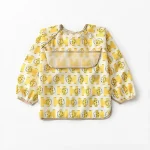 Tablier pour enfants imperméable 1 pièce manches longues design ludique jaune clair wolves motifs poche frontale élastiques poignets facile à nettoyer