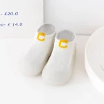 Chaussures bébé tricotées sans lacets logo jaune blanc et gris 2430 mois semelle caoutchouc confortables facile à enfiler modernes usage quotidien