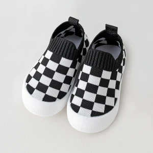 Chaussures bébé slipon antidérapantes premiers pas design damier noir blanc confort respirant facile à enfiler printemps 2024 Chaussures bébé slipon antidérapantes premiers pas design damier noir blanc confort respirant facile à enfiler printemps 2024