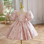 Robe princesse fête enfant élégante motifs floraux dorés robe longueur genou occasion spéciale collection été fille