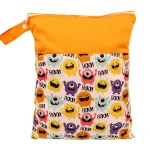 Sac à couches en tissu bébé étanche poignée latérale double fermeture éclair motifs monstres design ludique 30x40cm idéal pour sorties et rangement