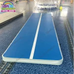 Matelas gonflable Qin Da Inflatable tapis de gymnastique pour enfant 6x2x0.2m PVC durable valves intégrées design moderne bleu