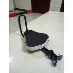 Siège bébé voiture électrique sécurité avant tapis cuir noir style moderne antidérapant fixations métal