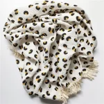 Couverture bébé mousseline coton leopard print pompons swaddle blanket nouveauné doux écoénergétique