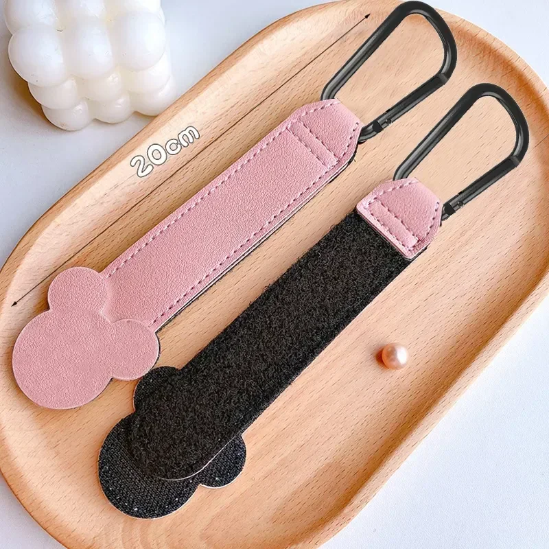 Porteclés poussette dessin animé en cuir synthétique 4 couleurs clips accrochesac ludiques et pratiques pour bébé