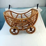 Poussette en rotin pour jouets panier à poupées chariot imitation bébé jouet en bois naturel pour enfants accessoire vintage