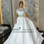 Robe de soirée élégante en satin et tulle style romantique strass dentelle personnalisable longueur plancher confection artisanale robe mariage ou bal