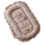 Oreiller de lit portable en coton beige dentelle pour bébé matelas confortable nouveauné accessoire de lit doux et sécuritaire