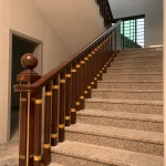 Gardecorps escalier aluminium maison villa main courante moderne style classique bois aluminium décoration intérieure extérieure sécurité bébé