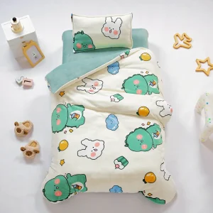 Ensemble de literie cartoon bébé housse de couette et coussin motifs dinosaure et lapin 100% coton doux et confortable chambre d’enfant moderne Ensemble de literie cartoon bébé housse de couette et coussin motifs dinosaure et lapin 100% coton doux et confortable chambre d’enfant moderne