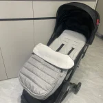 Coussin antineige pour poussette universel hiver bébé 636M confortable et sécuritaire