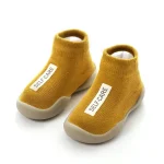 Chaussures bébé tricotées selfcare jaune semelle caoutchouc antiglissante 04 ans confort hiver