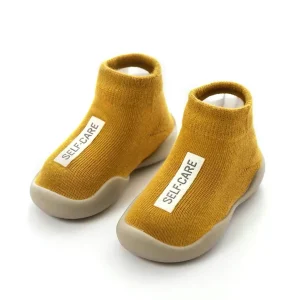 Chaussures bébé tricotées selfcare jaune semelle caoutchouc antiglissante 04 ans confort hiver