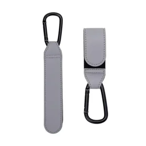 Crochet en similicuir et métal noir pour poussette accessoire pratique et sécuritaire bébé Crochet en similicuir et métal noir pour poussette accessoire pratique et sécuritaire bébé