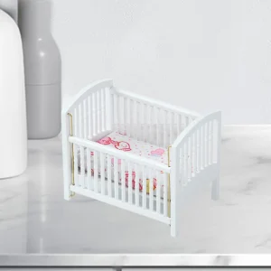 Lit de bébé pour maison de poupée 1:12 en bois matelas en rose accessoires DIY lit miniature sécurisé pour enfants 612 ans