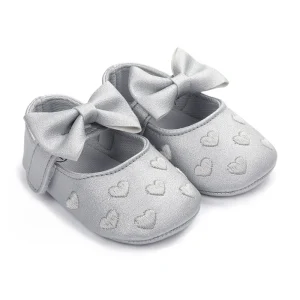 Chaussures en cuir PU antidérapantes pour bébé style cœur mignonnes légères respirantes premiers pas 13 ans unisexe Chaussures en cuir PU antidérapantes pour bébé style cœur mignonnes légères respirantes premiers pas 13 ans unisexe