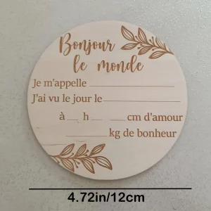 Assiette en bois commémorative pour bébé accessoire photo pour naissance gravure personnalisable écofriendly idée cadeau naissance bébé fille ou garçon design naturel