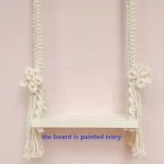 Étagère suspendue en bois pour bébé accessoire de décoration étagère photo style bohochic couleur ivoire design floral en cordes idée cadeau déco bébé