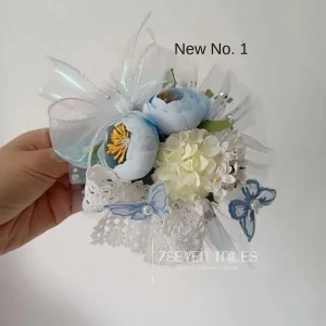 Arrangement floral romantique mariage anniversaire décoration maison fleurs artificielles papillons tissu tulle bleu crème Arrangement floral romantique mariage anniversaire décoration maison fleurs artificielles papillons tissu tulle bleu crème