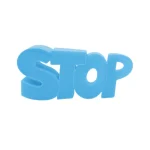 Arrêt de porte en plastique pour bébé lettres STOP en relief sécurité et style moderne couleur bleu clair accessoire déco et prévention accidents bébé nursery