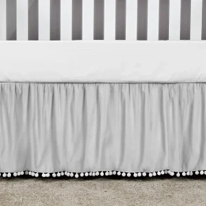 Jupe de berceau en microfibre grise avec pompons literie bébé 4 côtés élastiques hauteur 14 pouces design moderne douce et confortable idéale pour chambre d’enfant Jupe de berceau en microfibre grise avec pompons literie bébé 4 côtés élastiques hauteur 14 pouces design moderne douce et confortable idéale pour chambre d’enfant