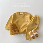 Ensemble bébé automne 2 pièces sweatshirt pantalon coton doux style casual Teddy bear logo accessoires inclus sécurité enfant