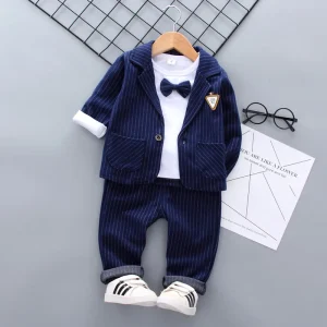 Ensemble 3 pièces bébé garçon costume gentleman automne bleu marine rayures blanches Tshirt pantalon blazer accessoire nœud papillon tissu coton polyester tenue élégante moderne pour 1 2 3 4 ans Ensemble 3 pièces bébé garçon costume gentleman automne bleu marine rayures blanches Tshirt pantalon blazer accessoire nœud papillon tissu coton polyester tenue élégante moderne pour 1 2 3 4 ans