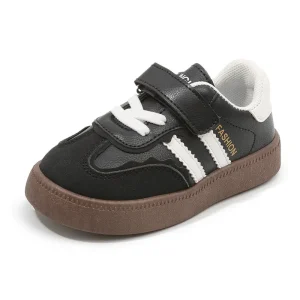 Chaussures enfants baskets noires blanches semelle souple cuir synthétique Velcro lacets plastique 17 ans confort moderne Chaussures enfants baskets noires blanches semelle souple cuir synthétique Velcro lacets plastique 17 ans confort moderne