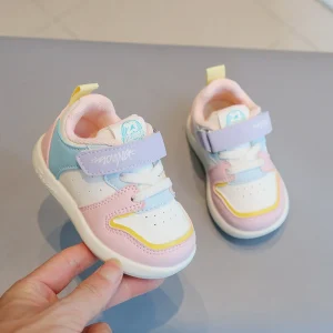 Chaussures d&rsquo;hiver bébé en coton doux baskets confortables et sécurisées style moderne et coordonnées idéales pour les premiers pas