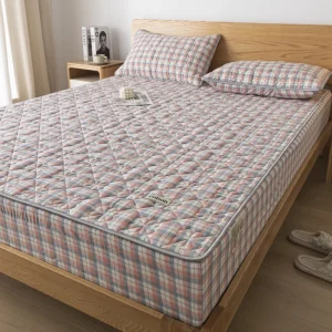 Housse matelas coton polyester matelassé motif carreaux hypoallergénique lit design moderne