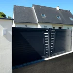 Porte de jardin en aluminium et acier moderne sécuritaire couleur noire facile à assembler style privé et élégant