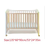 Berceau bébé en bois naturel avec filet de protection et matelas doux lit de bébé portable avec roulettes dorées design minimaliste moderne