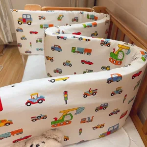 Protecteur de lit de bébé en coton imprimé véhicules tour de lit doux et sécurisant pour chambre d&rsquo;enfant moderne style ludique